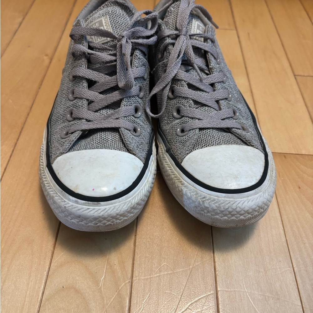 Women’s converse